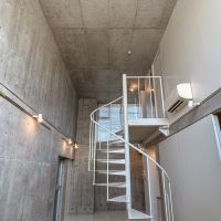 横浜市青葉区荏田北の賃貸物件/6階：見上げるほど高い天井。高さは5ｍ近くあります
