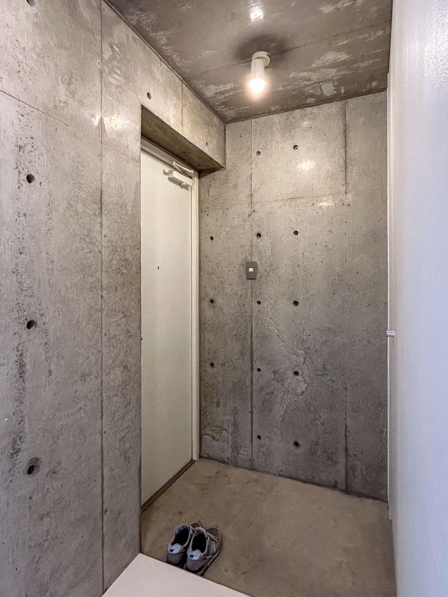 横浜市青葉区荏田北の賃貸物件/6階：玄関。たっぷり仕舞えるシューズボックス付き