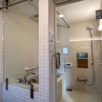 渋谷区西原の賃貸物件/ガラスでスケスケの浴室
