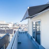 世田谷区太子堂の賃貸物件/L字型のバルコニーは開放的