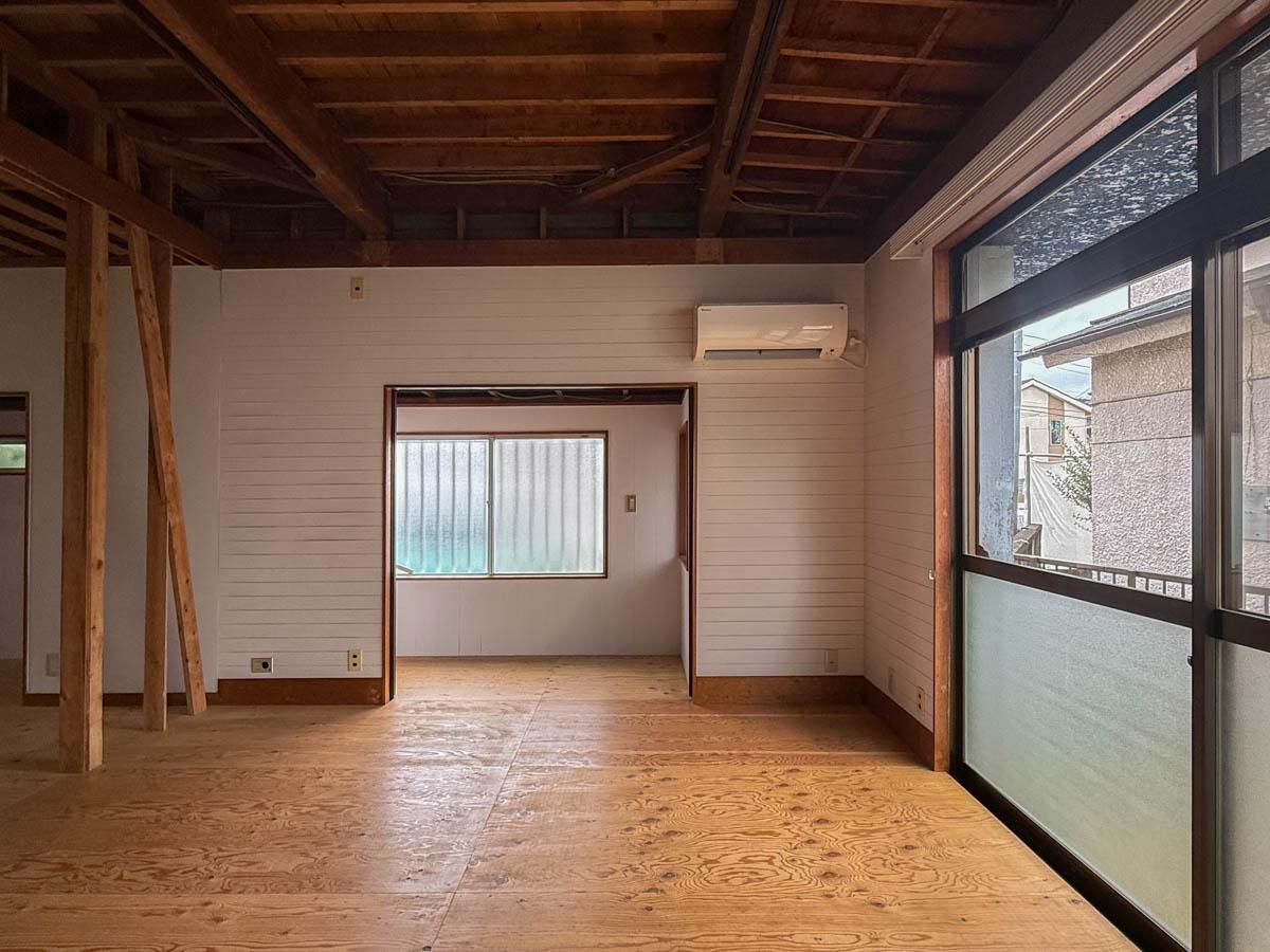 さいたま市浦和区元町の賃貸物件/LDKは広く抜け感がある。開口のある壁や柱などの取っ掛かりがあるからモノや家具たちを置きやすそう