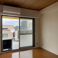 豊島区千早の賃貸物件/もう1つの洋室は天井が木板張り