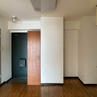 豊島区千早の賃貸物件/ダイニングの柱をどう攻略するかがポイント。家電で囲むのがベター