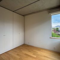 杉並区西荻北の賃貸物件/Aタイプ：中央の収納で洋室が2つに分けられています。そしてこの収納、なんと動きます