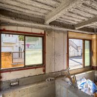 世田谷区若林の賃貸物件/自然光が入る明るい窓際