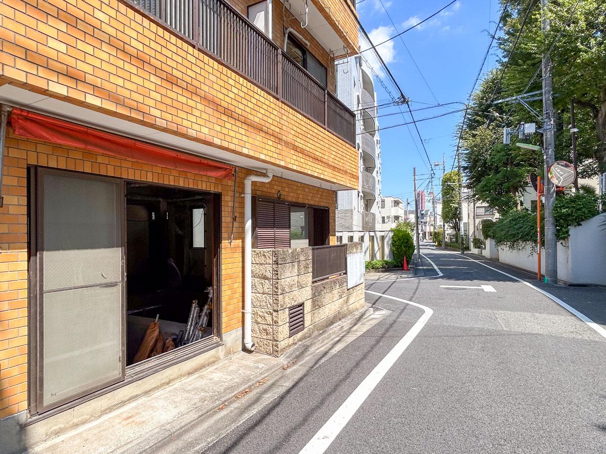 世田谷区若林の賃貸物件/この道を東側に進むと、若林駅