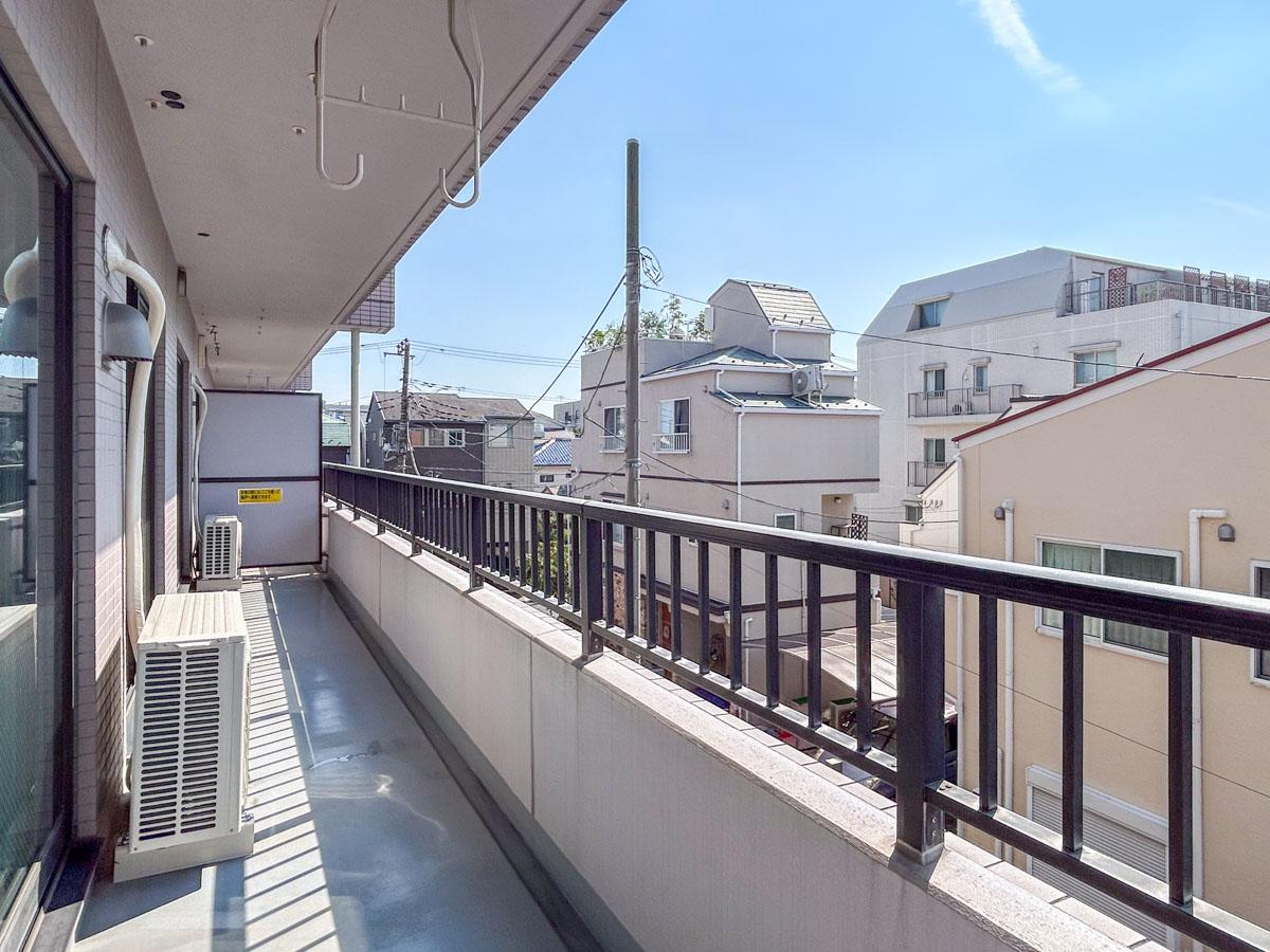川崎市中原区下小田中の賃貸物件/陽当たりのいい、ワイドなベランダ