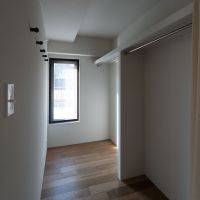 目黒区中央町の売買物件/ウォークインクローゼット。あるとないとでは暮らし勝手がけっこう変わると思います