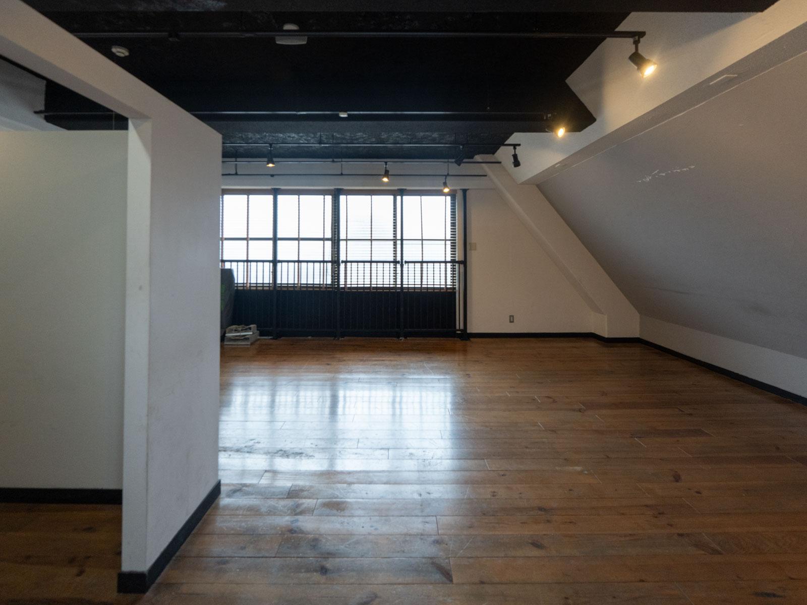 新宿区早稲田鶴巻町の賃貸物件/4階 一部天井が勾配になっています
