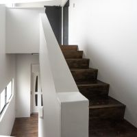 新宿区早稲田鶴巻町の賃貸物件/4階まではエレベーターが通っています。5階は階段でのぼる必要あり