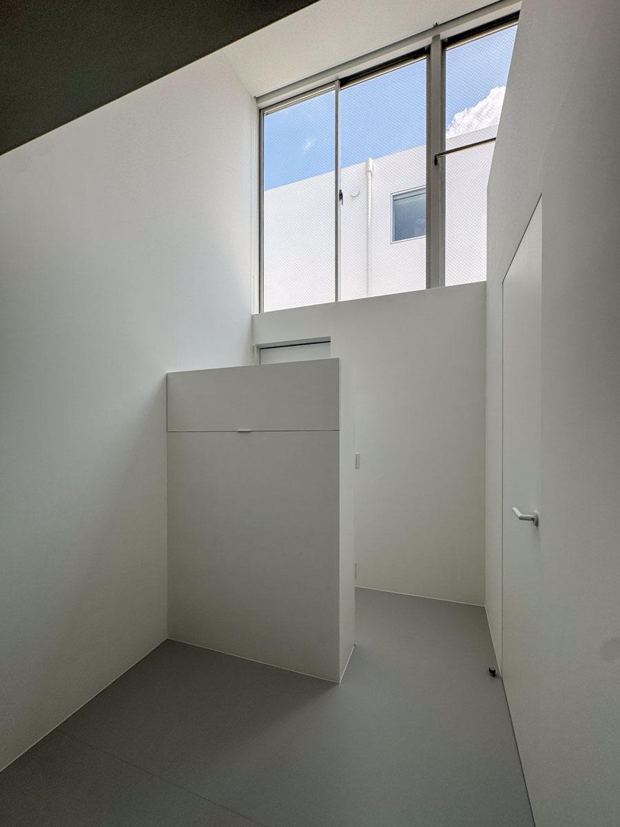 世田谷区赤堤の賃貸物件/吹き抜けのおかげでコンパクトながらも開放感を感じます