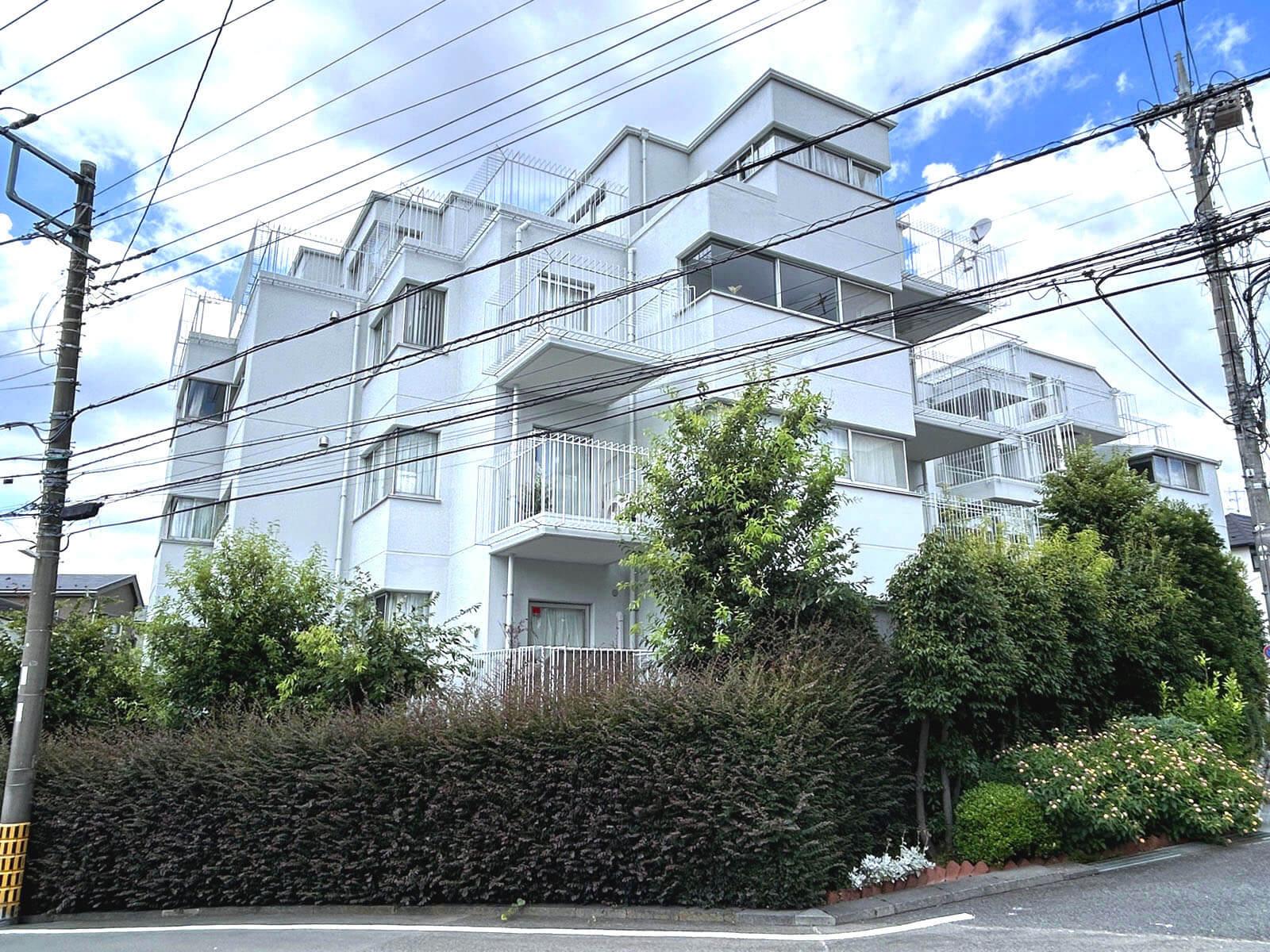 川崎市宮前区小台の売買物件/当時のモダンが感じられるデザイン、いい具合のヴィンテージ感があります