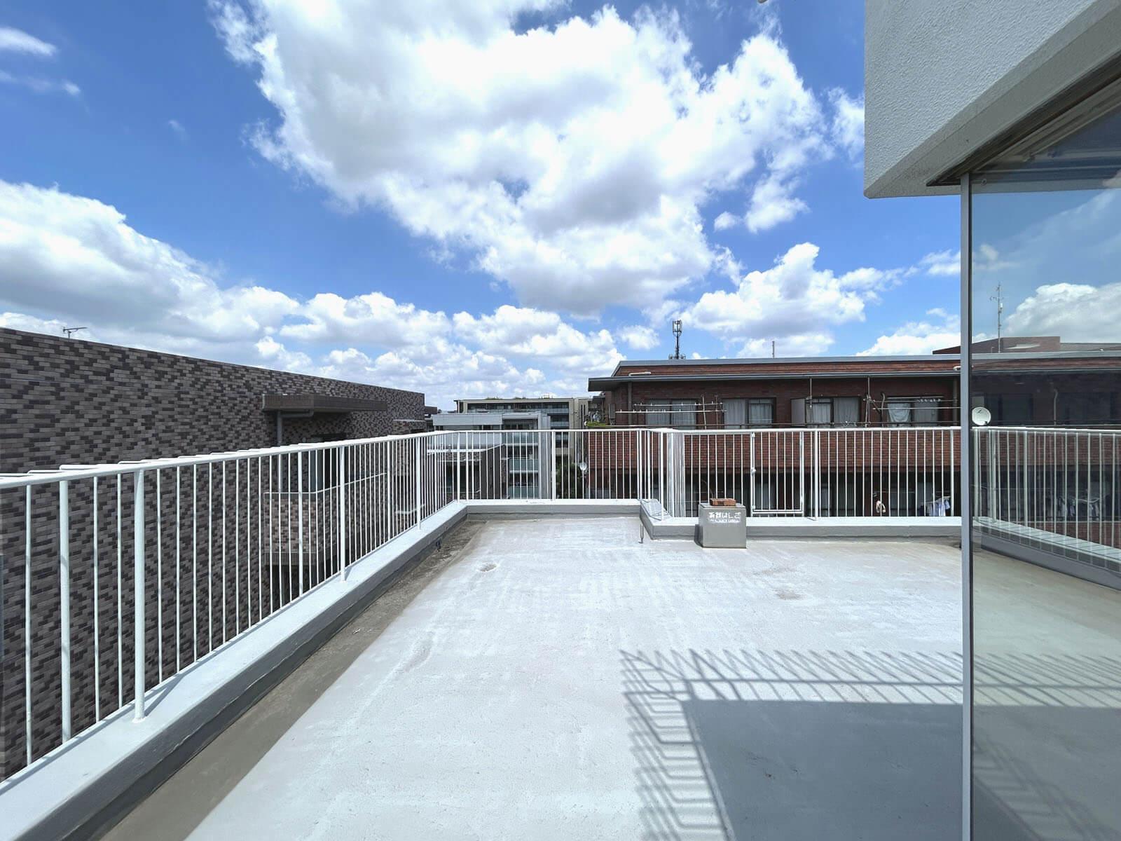 川崎市宮前区小台の売買物件/この向きはマンションが見えるものの、距離があるのでそこまで気にならず