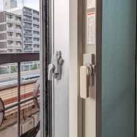 渋谷区幡ヶ谷の賃貸物件/窓はすべて二重扉になっていて、閉めると静かな空間に。