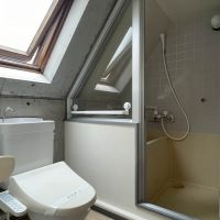 杉並区高円寺北の賃貸物件/下階：トイレ兼脱衣所です