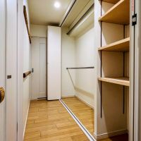 渋谷区上原の賃貸物件/廊下には衣類等の収納がたっぷりあります