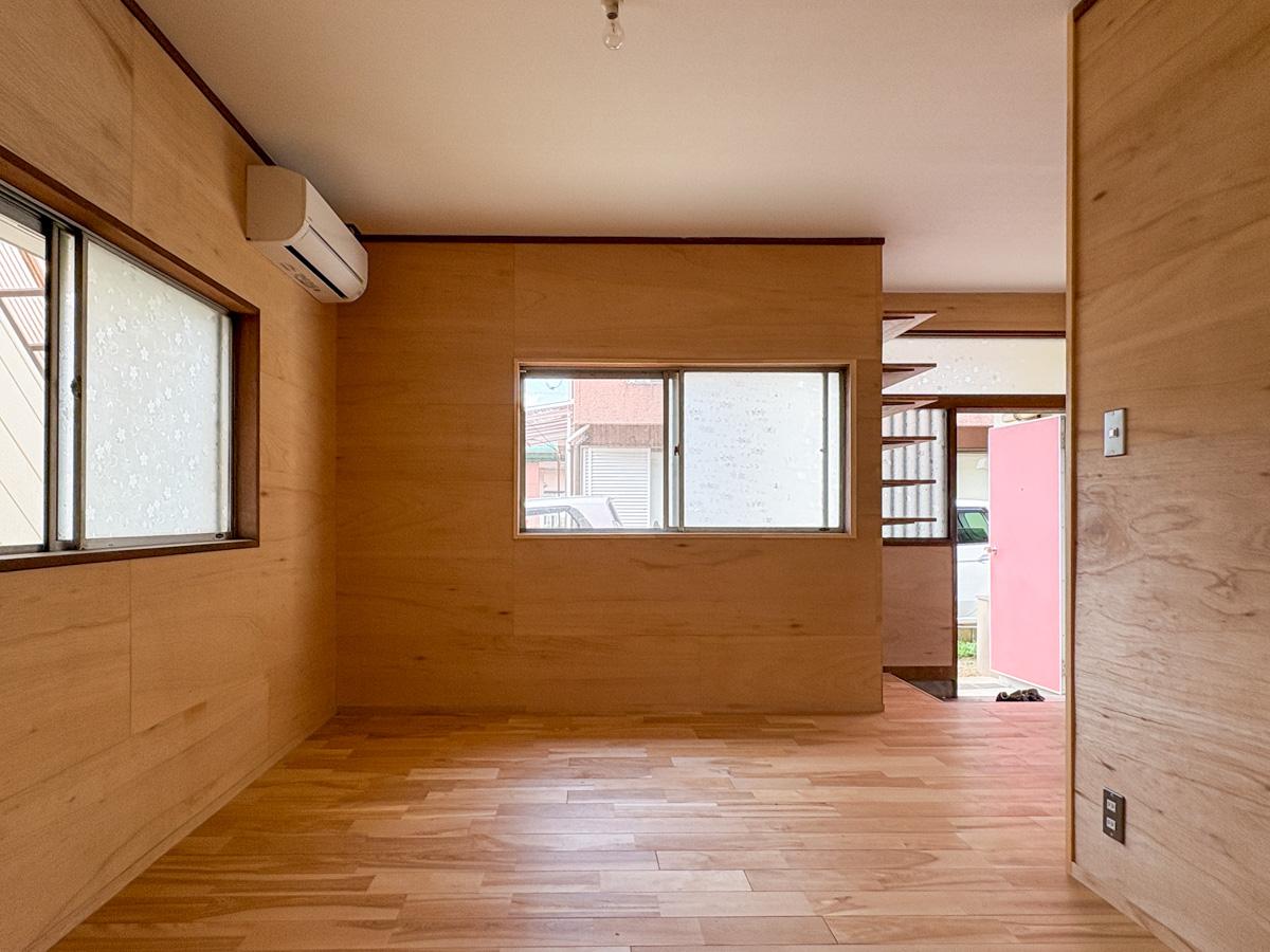 埼玉県比企郡嵐山町大字志賀の売買物件/1F：ガレージに近い西側部分　玄関と階段でLDKを分ける感じになり、こちらがリビングになるかなと
