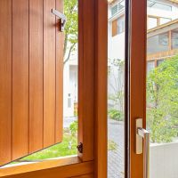 杉並区高井戸東の賃貸物件/1階：サッシまで木製というこだわりよう