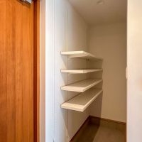 杉並区高井戸東の賃貸物件/1階：可動棚つきの土間収納