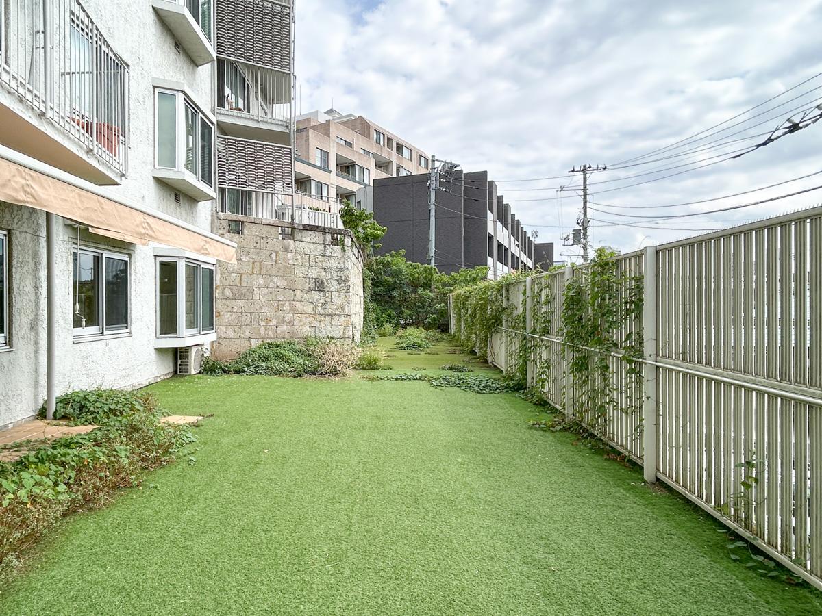港区高輪の賃貸物件/庭別角度から