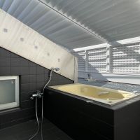 渋谷区大山町の賃貸物件/屋上テラスのバス（残置物）