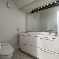 渋谷区大山町の賃貸物件/2階と3階の階段の途中にトイレ