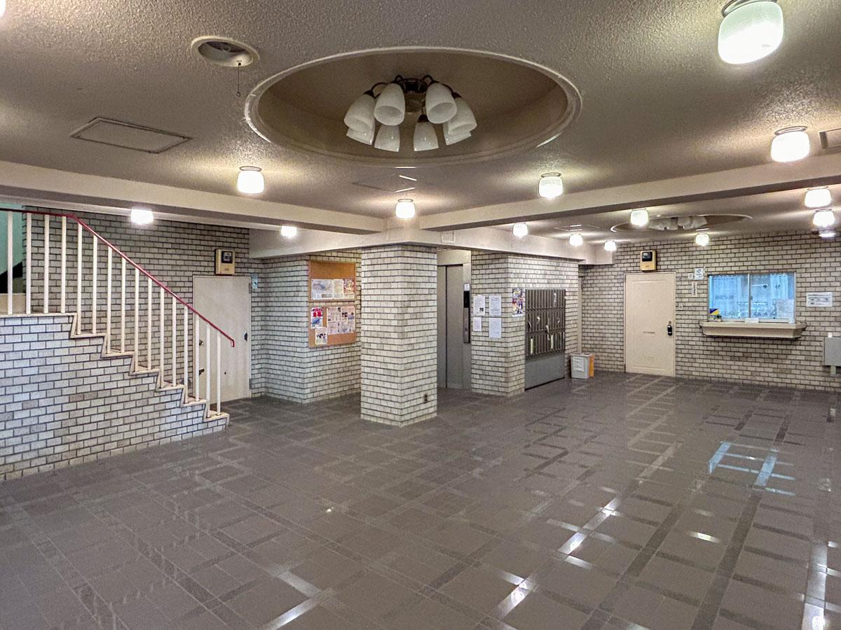 中野区中野の賃貸物件/エントランスホール