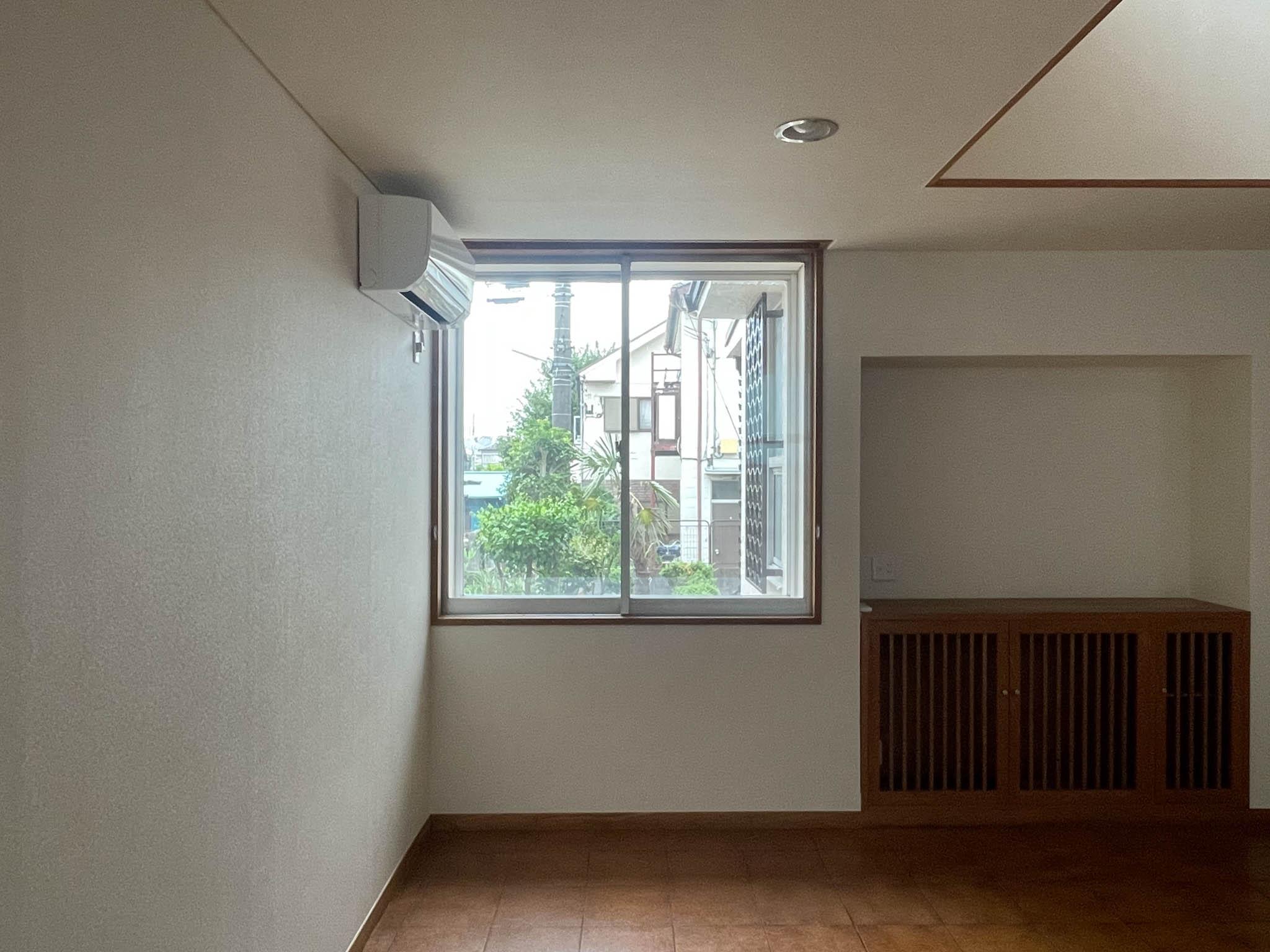 練馬区富士見台の賃貸物件/主要採光部の窓。庭が見えるように位置どりされています
