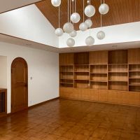 練馬区富士見台の賃貸物件/北側の壁は一面棚になっています
