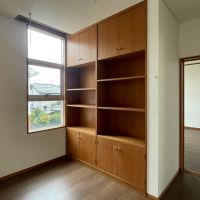 練馬区富士見台の賃貸物件/上階：廊下のスペース。みんなが使う書斎のような使い方が想像できます