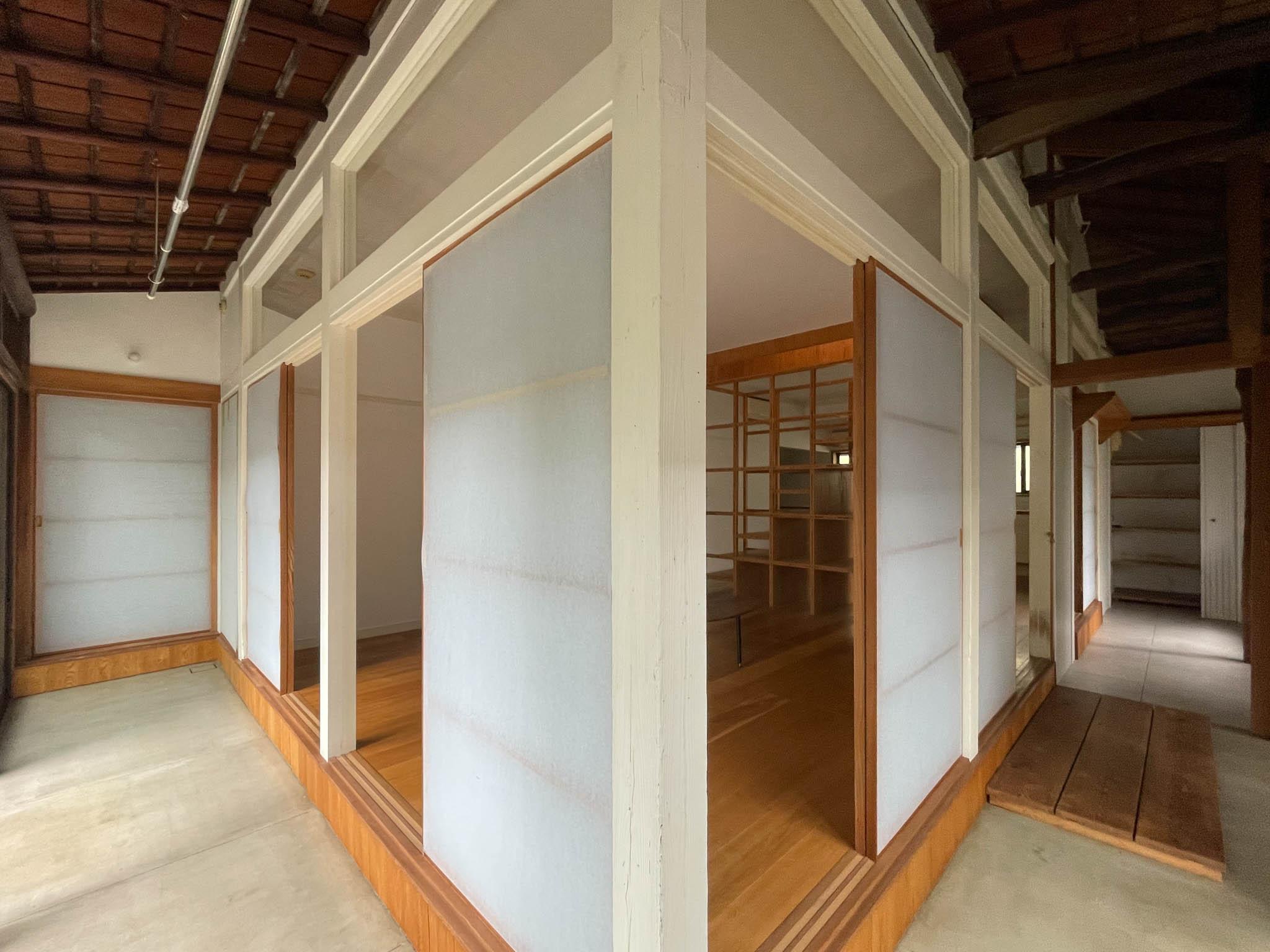 中野区上高田の賃貸物件/下階：リビングをL字に囲む土間
