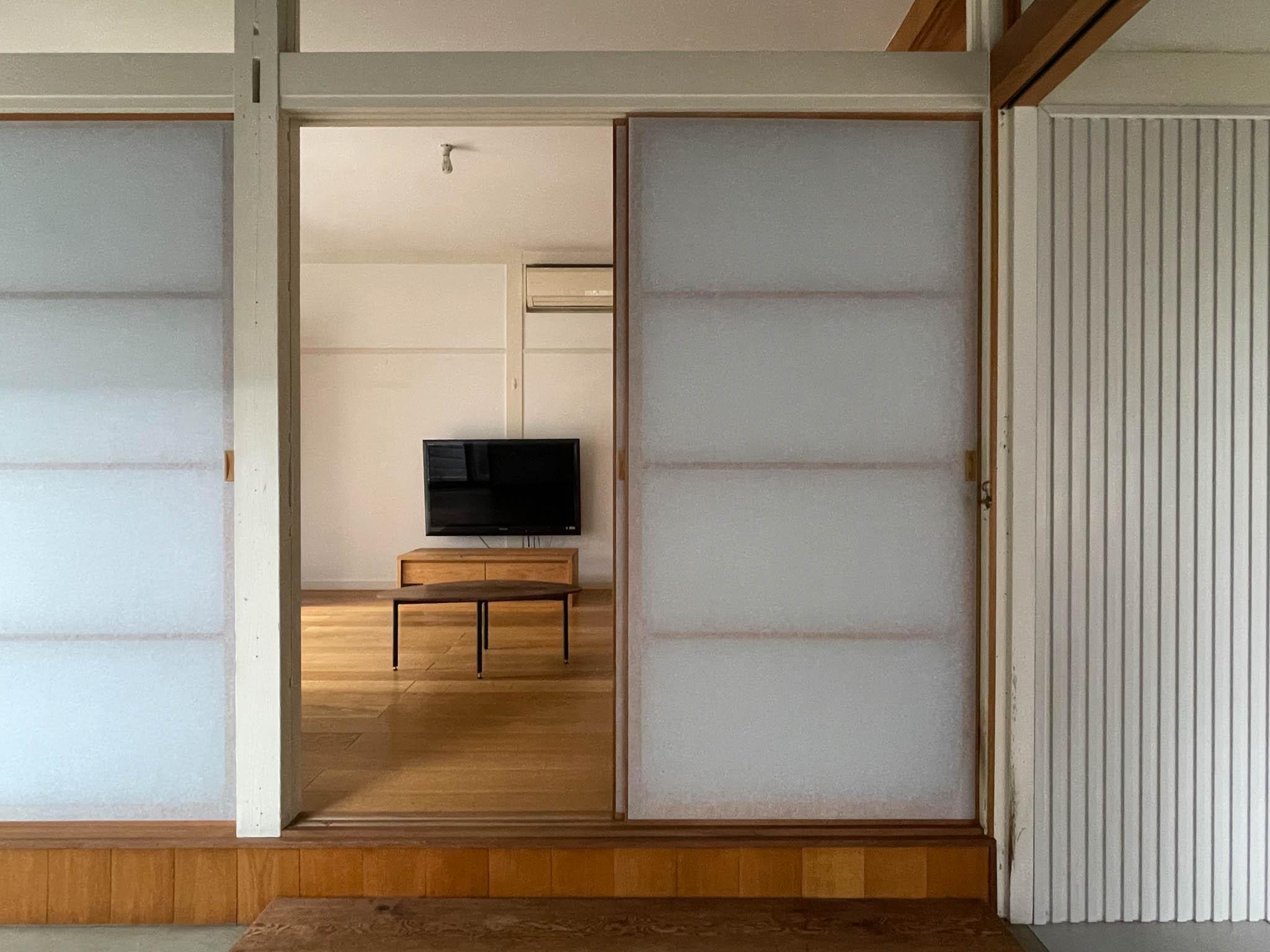 中野区上高田の賃貸物件/玄関から入って正面のアングル