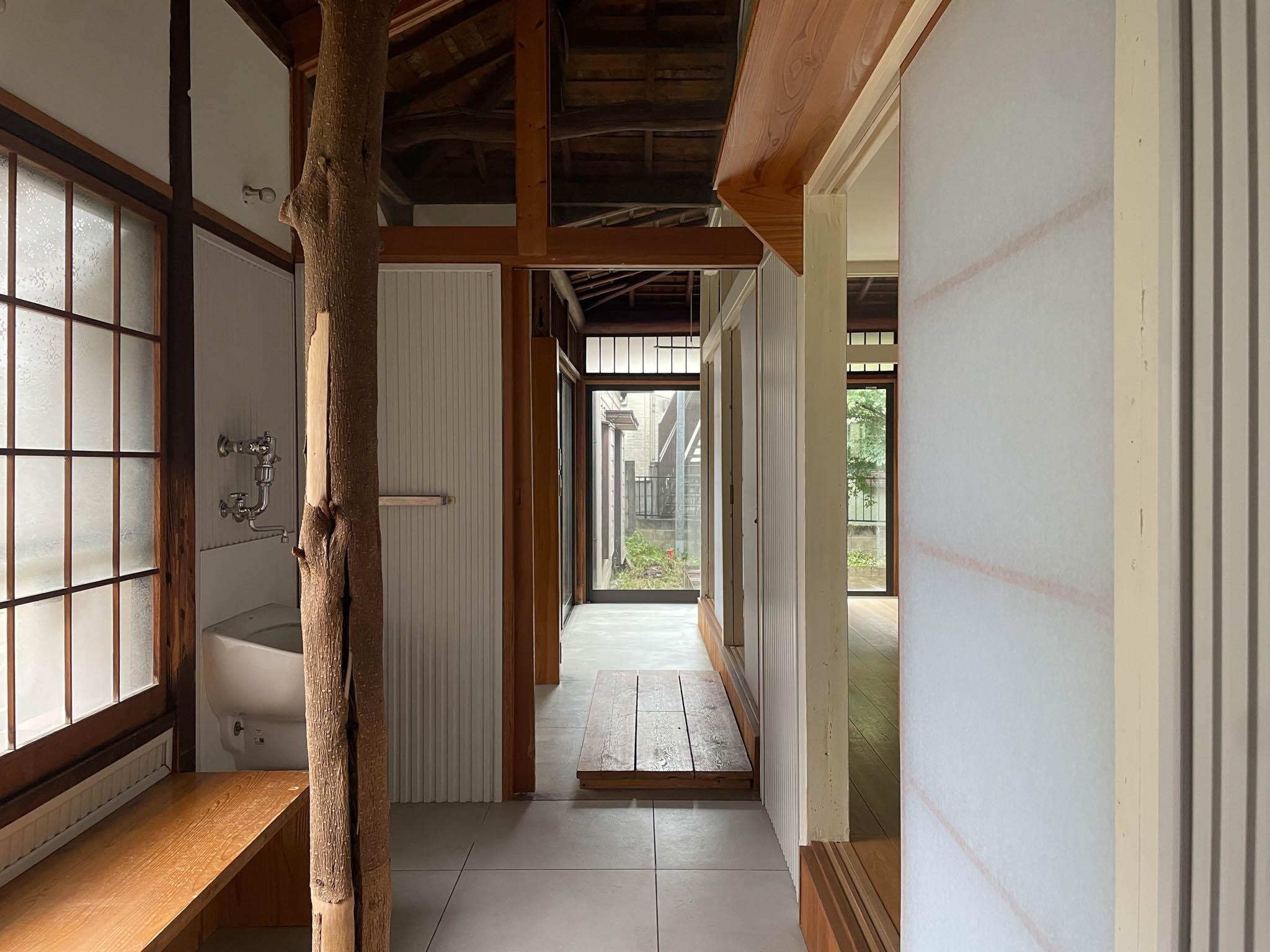 中野区上高田の賃貸物件/”work space”から庭のほうに向かって