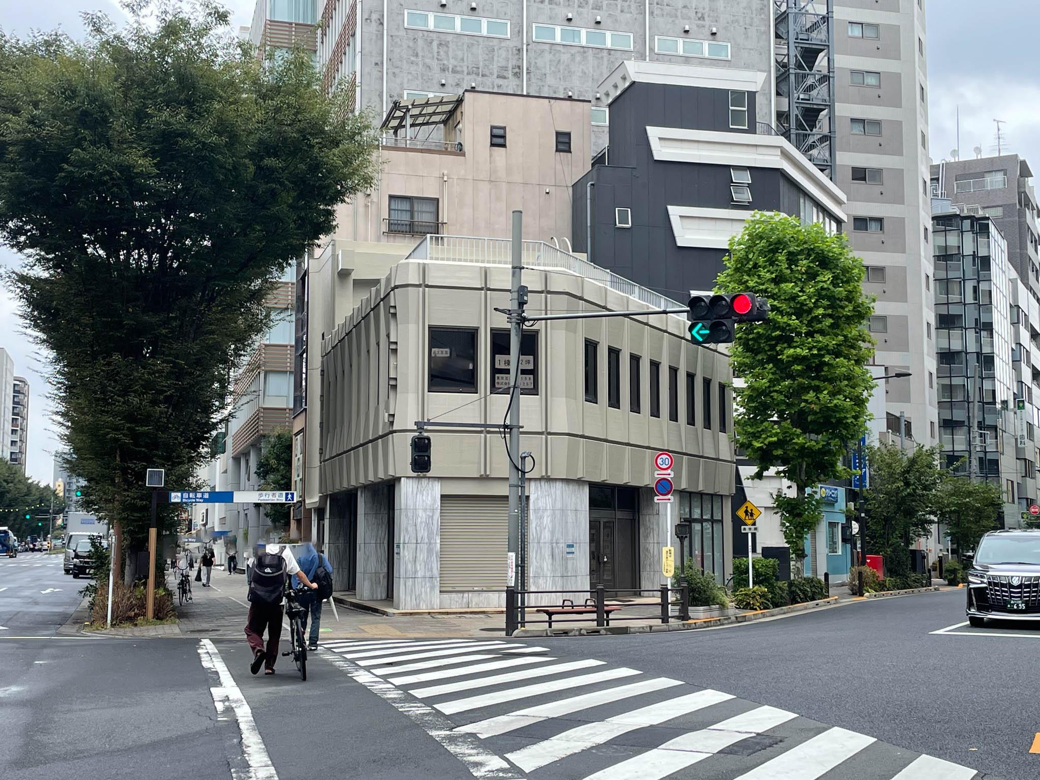 中央区東日本橋の賃貸物件/通りを挟んでもこの存在感。ランドマークになるイメージが湧きます