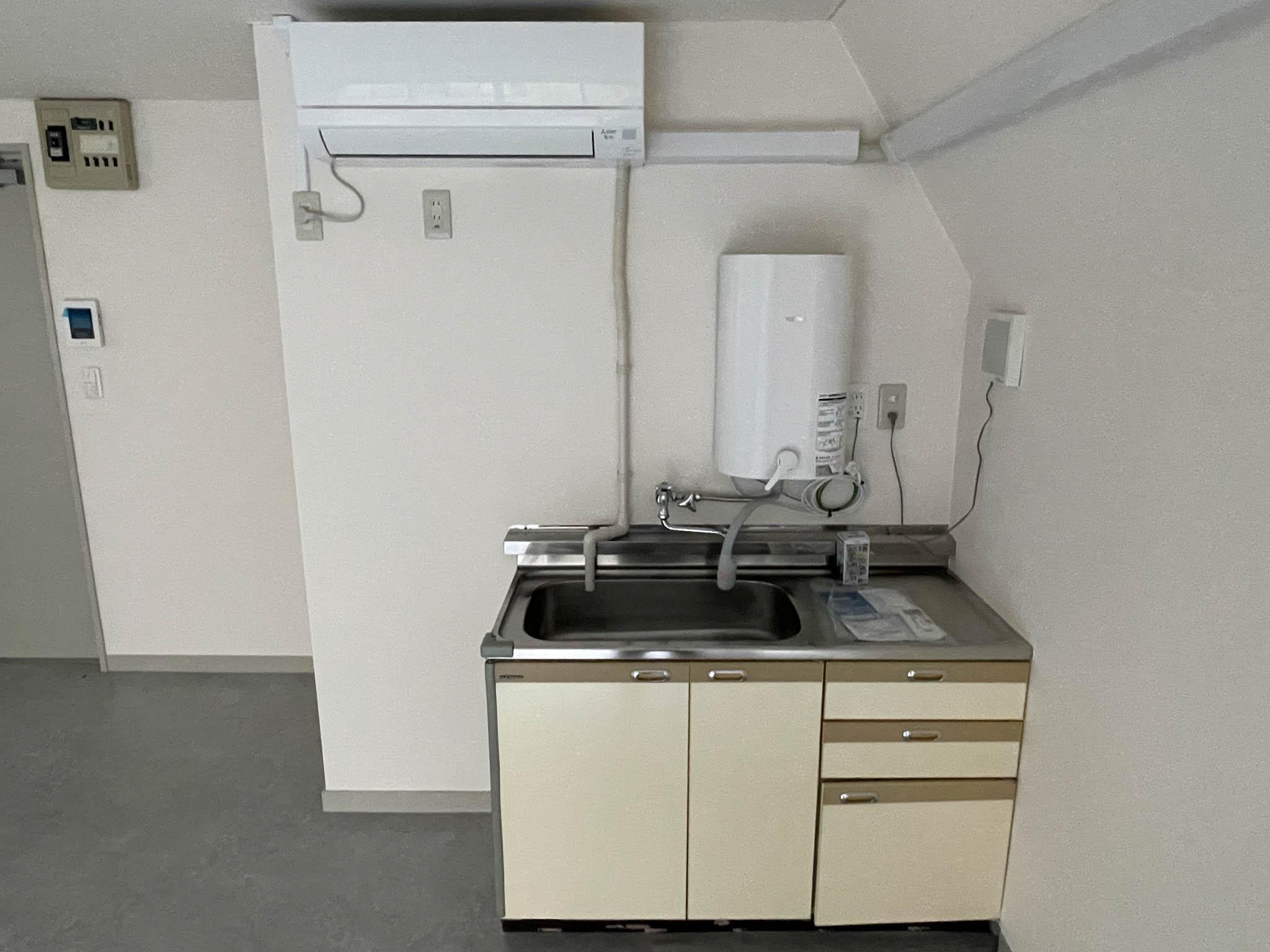 杉並区荻窪の賃貸物件/ミニキッチン。加熱機器はIHコンロをご用意ください