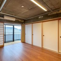 府中市天神町の賃貸物件/リビングは仕切りを閉めても充分な広さ