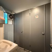 渋谷区東の賃貸物件/2つ個室があり、現在のテナントさんは右手を女性、左手を男性にしている