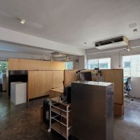 渋谷区東の賃貸物件/モルタル床のフロア全体が執務フロアに