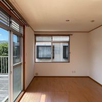 武蔵野市吉祥寺本町の賃貸物件/上階、9.3畳洋室：西に向かって