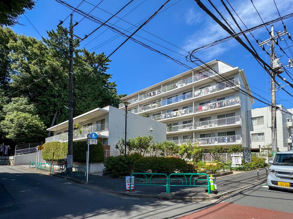 杉並区堀ノ内の賃貸物件/佇まいも良いレトロマンション