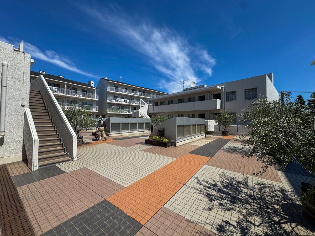 杉並区堀ノ内の賃貸物件/マンションの中庭