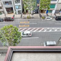 渋谷区神宮前の賃貸物件/前面道路は明治通り。車の走行音は思ったより気になりませんでした