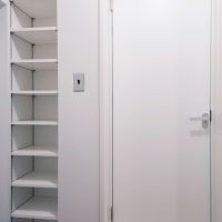品川区南大井の賃貸物件/トイレ入口横の収納