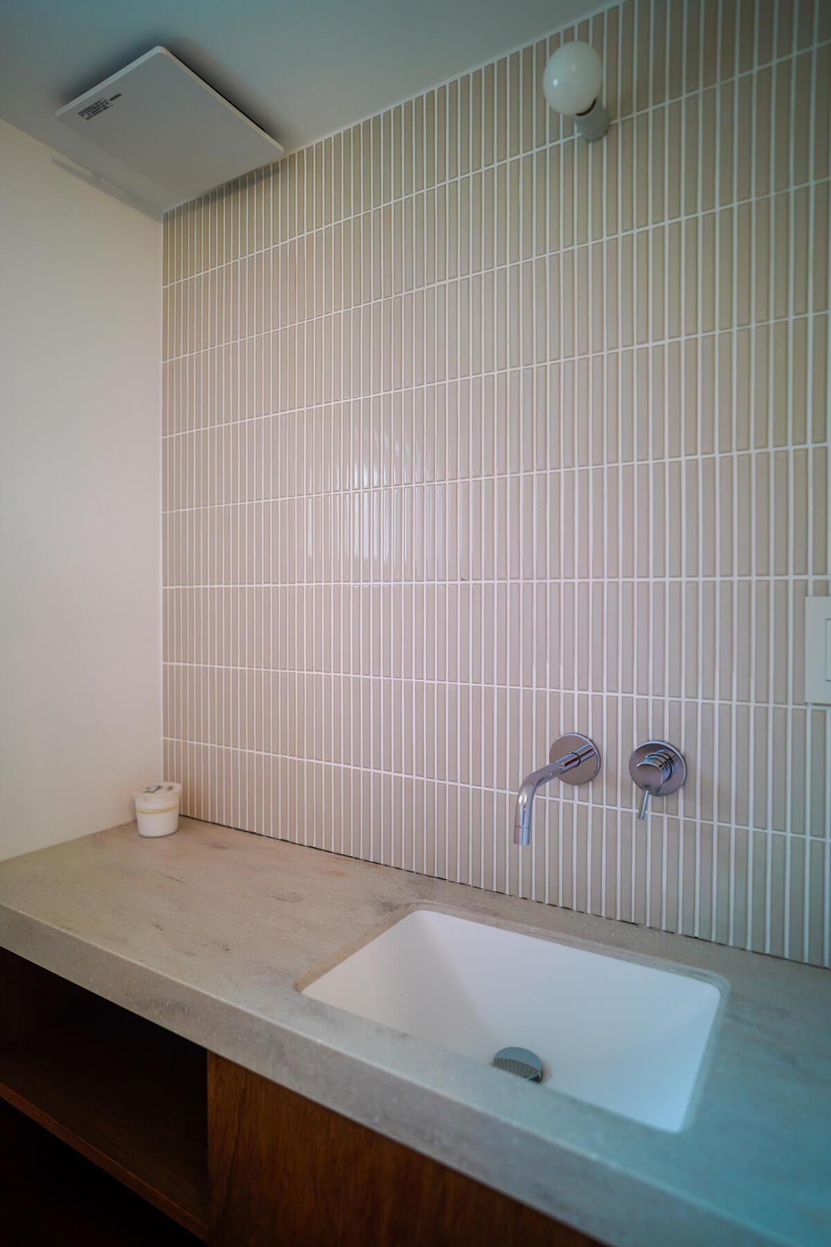 三鷹市井の頭の売買物件/トイレの手洗いには鏡が付く予定です