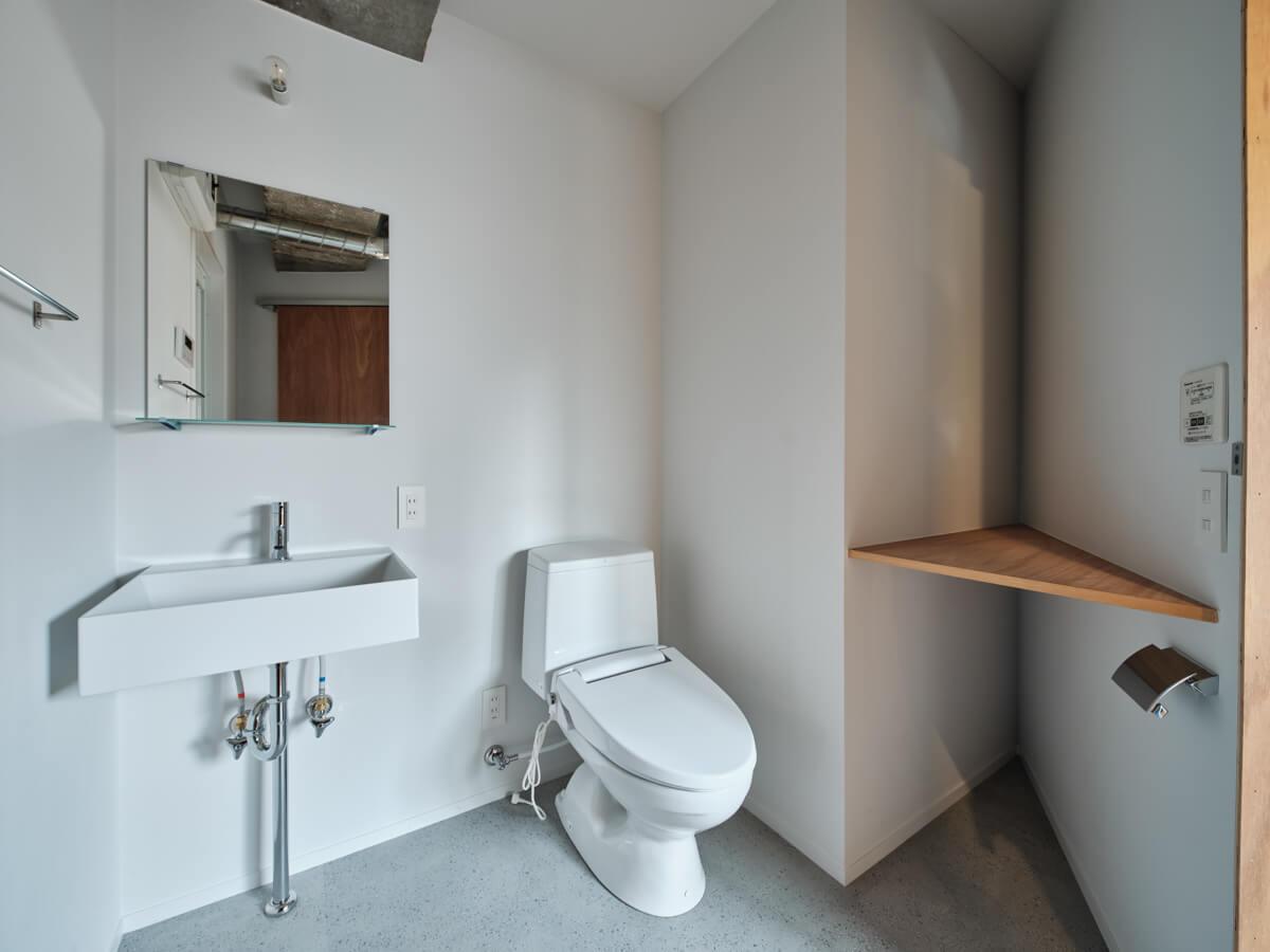 北区王子の賃貸物件/402：トイレ洗面台スペース