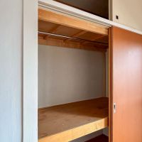 港区南青山の賃貸物件/ハンガーパイプ付きの押入れ収納
