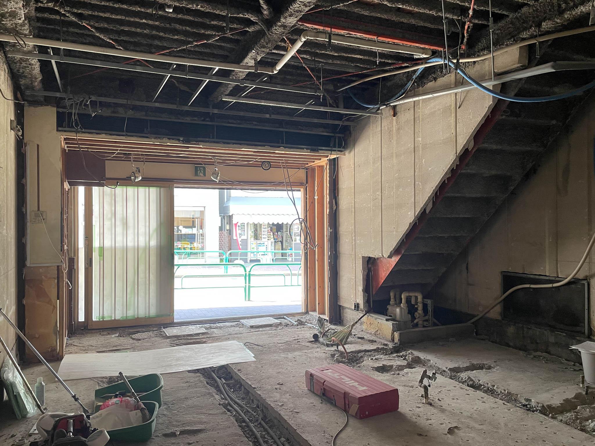 杉並区西荻北の賃貸物件/1階：床も整地が必要です
