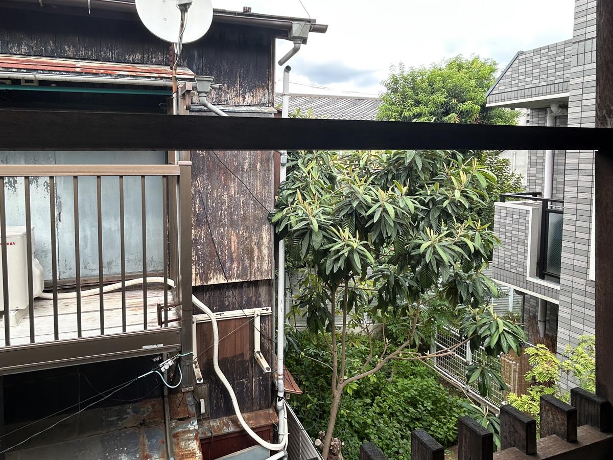 杉並区松庵の賃貸物件/眺め。周囲は家々に囲まれているものの、懐かしい雰囲気を感じます。