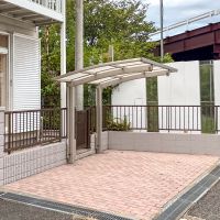 練馬区東大泉の賃貸物件/ゆったりめの駐車場。バイクや自転車も置けます