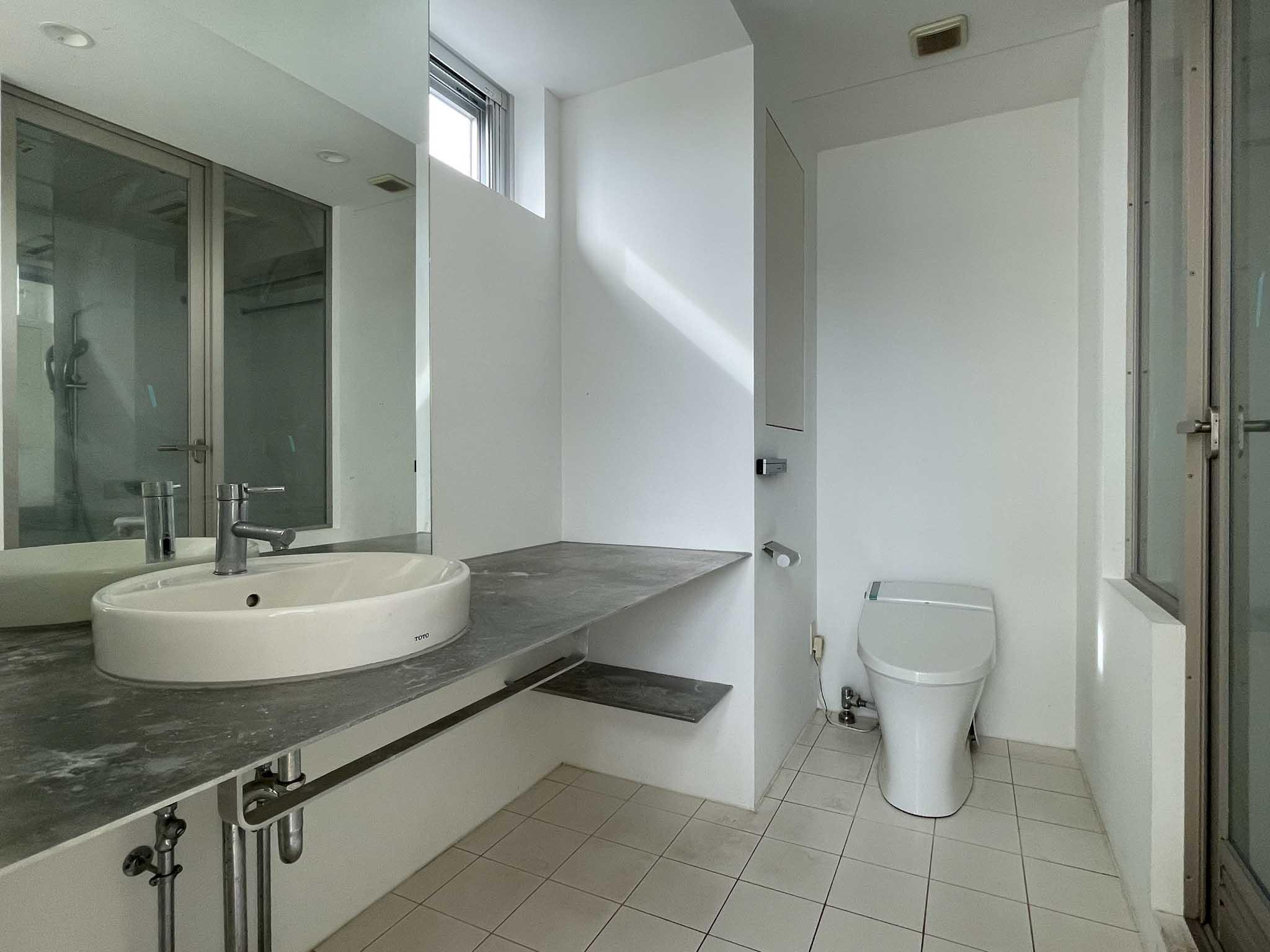 国分寺市南町の賃貸物件/洗面所とトイレは同室です